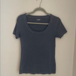 Old Navy Scoop Neck Ribbed Short sleeve shirt. Size M